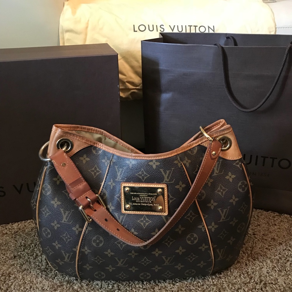 **Louis Vuitton PM Galleria**